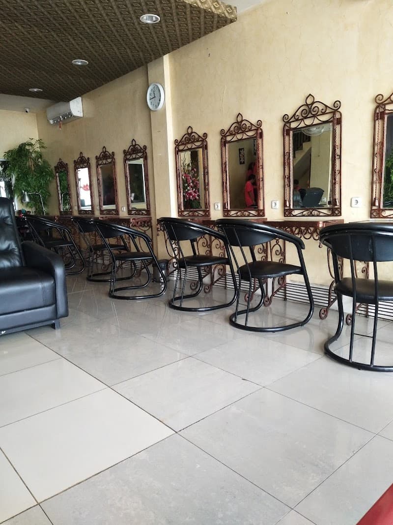 Larasati Salon and Day Spa Depok photo