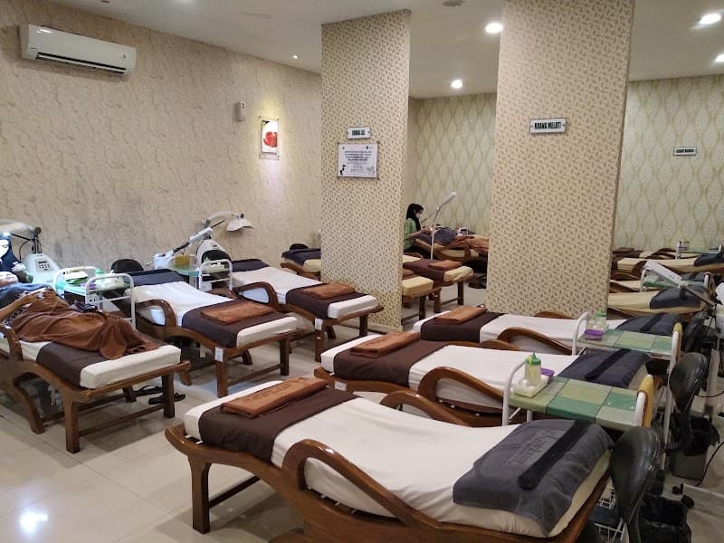 Larissa Aesthetic Center Mojokerto photo