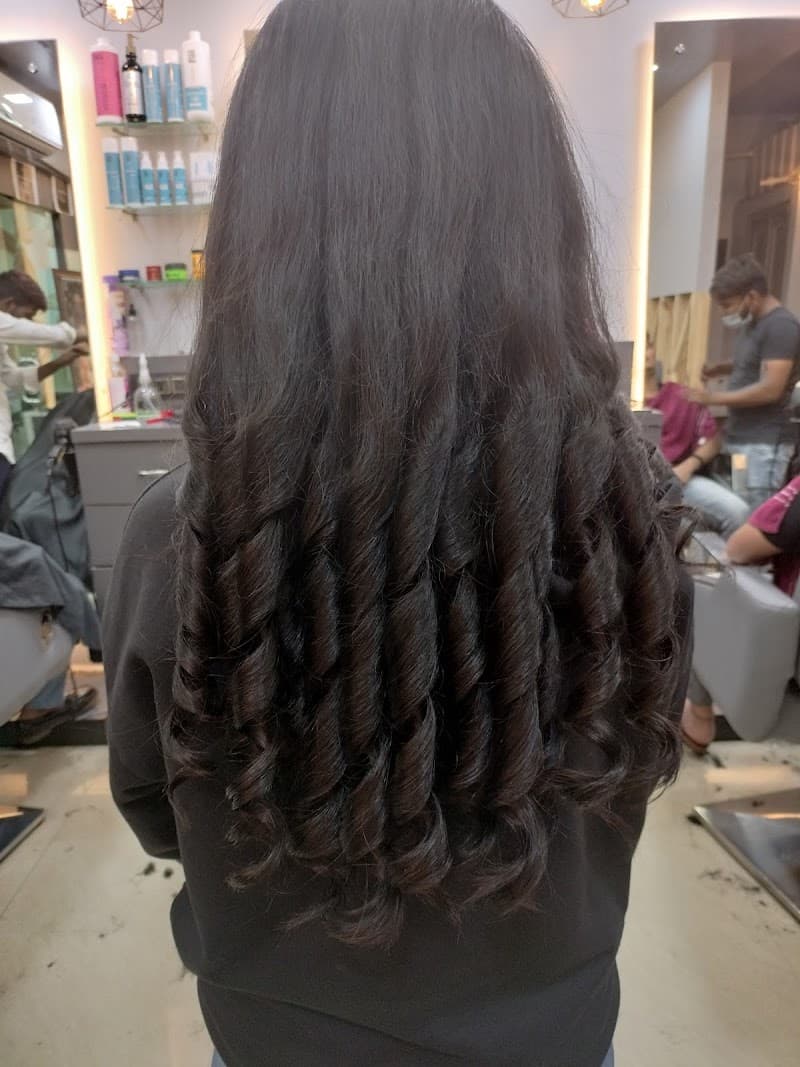 Laura Unisex Salon Pune photo