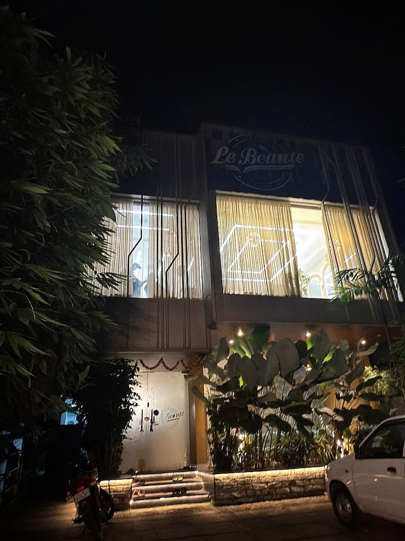 Le Beaute Beauty Salon Adoor photo