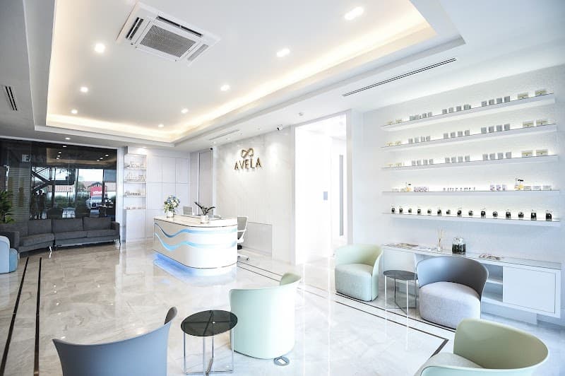 LEDEE Lift Up Facial Treatment Lift by Hand Bangkok photo