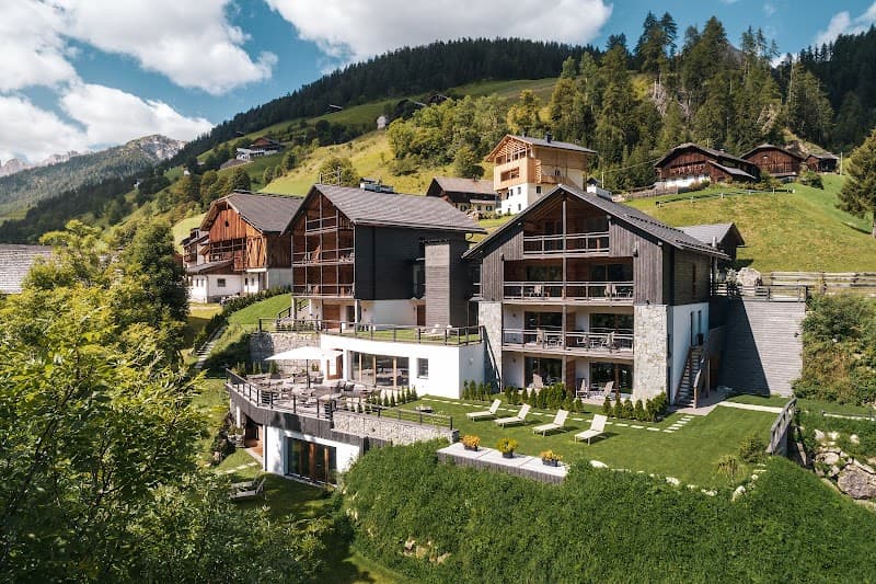 Les Dolomites Mountain Lodges **** photo