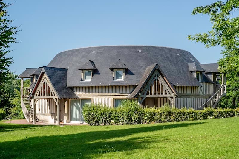 LES MANOIRS DE TOURGÉVILLE Hôtel Piscine & SPA Deauville photo