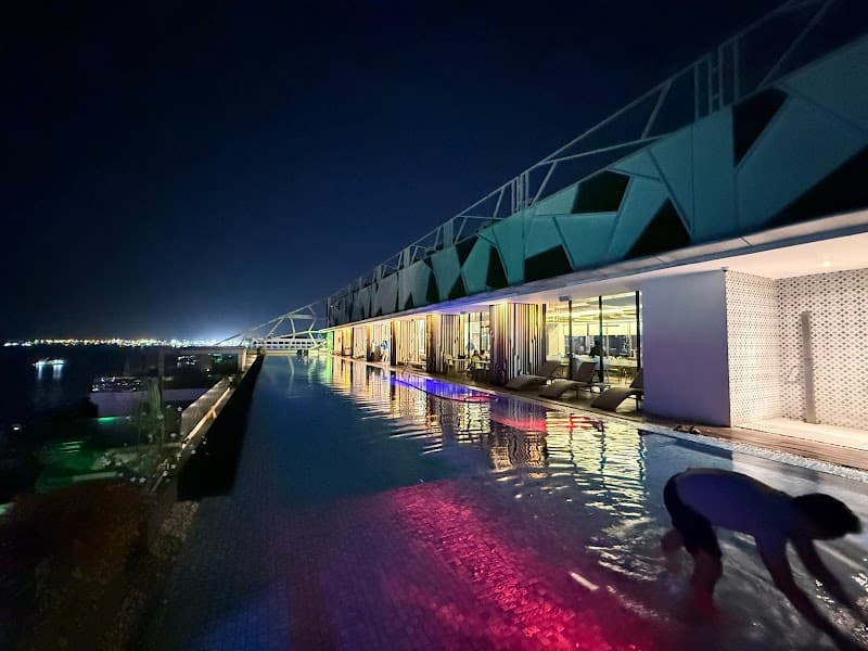 Lime Resort Manila photo