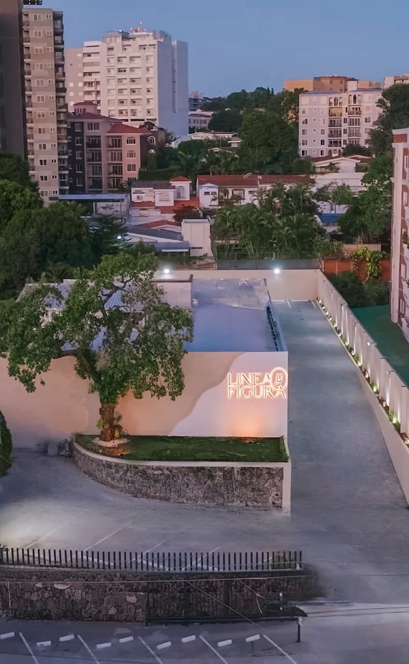 Linea y Figura San Salvador photo