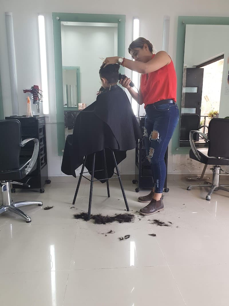 LOIS Beauty Cabina Zapopan photo