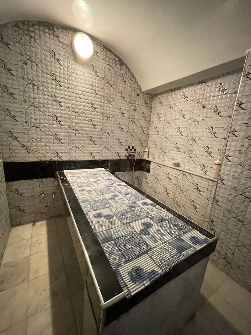 Lolita Beauty Center Bd Ghandi photo