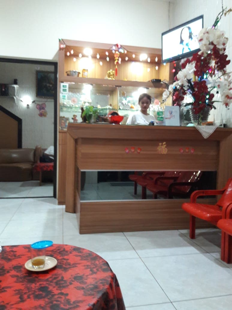 Loy Salon Jakarta Pusat photo