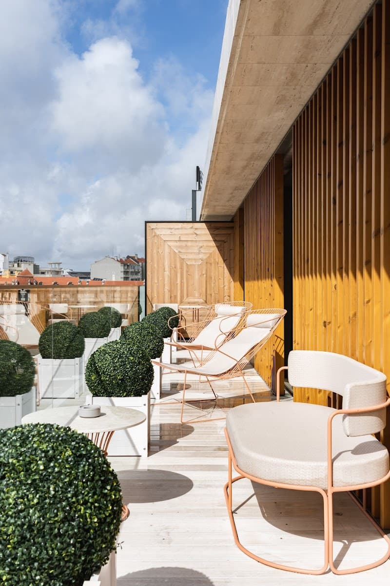 Luster Hotel Lisbon photo