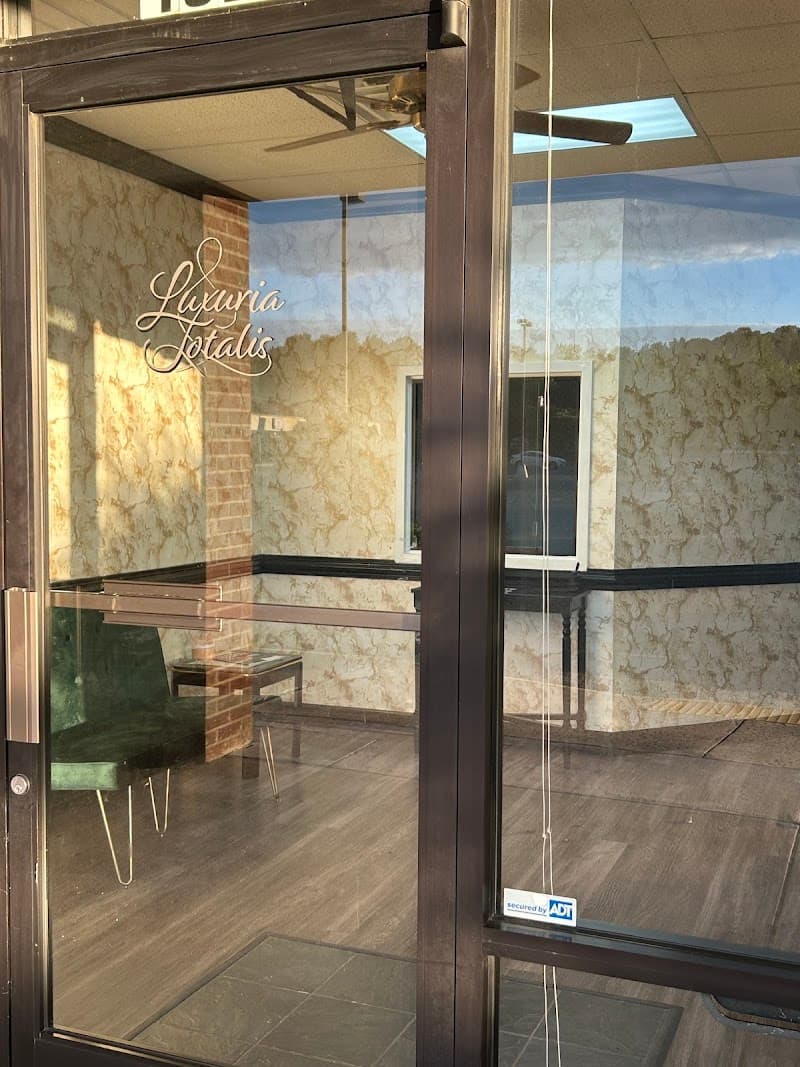 Luxuria Totalis Fredericksburg photo