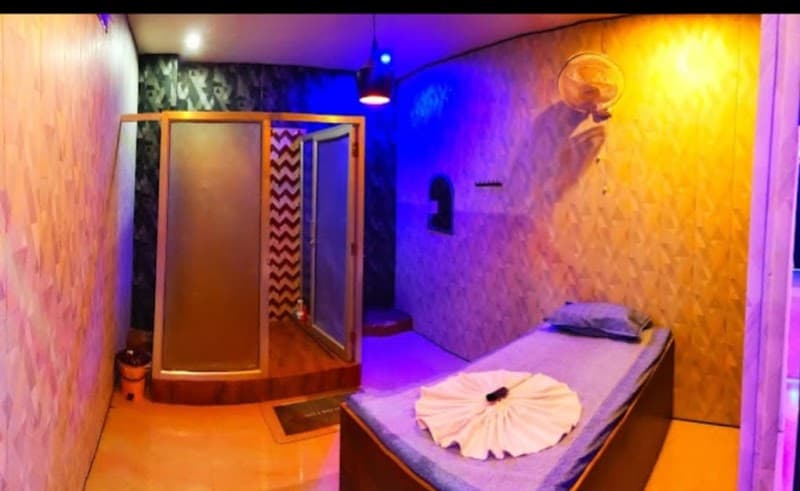 Luxury Classic Spa & Saloon Hardoi photo