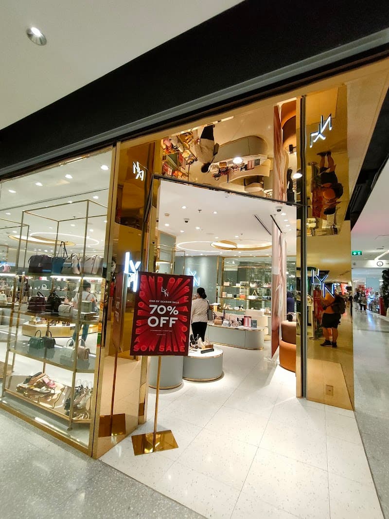 Lyn Star Beauty - safe product reviews Bangkok photo