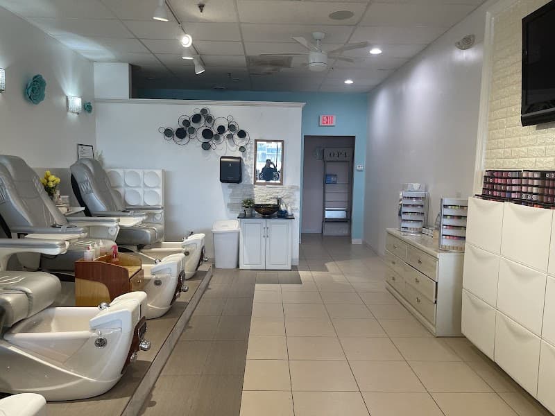M-Line Nail Spa Mundelein photo