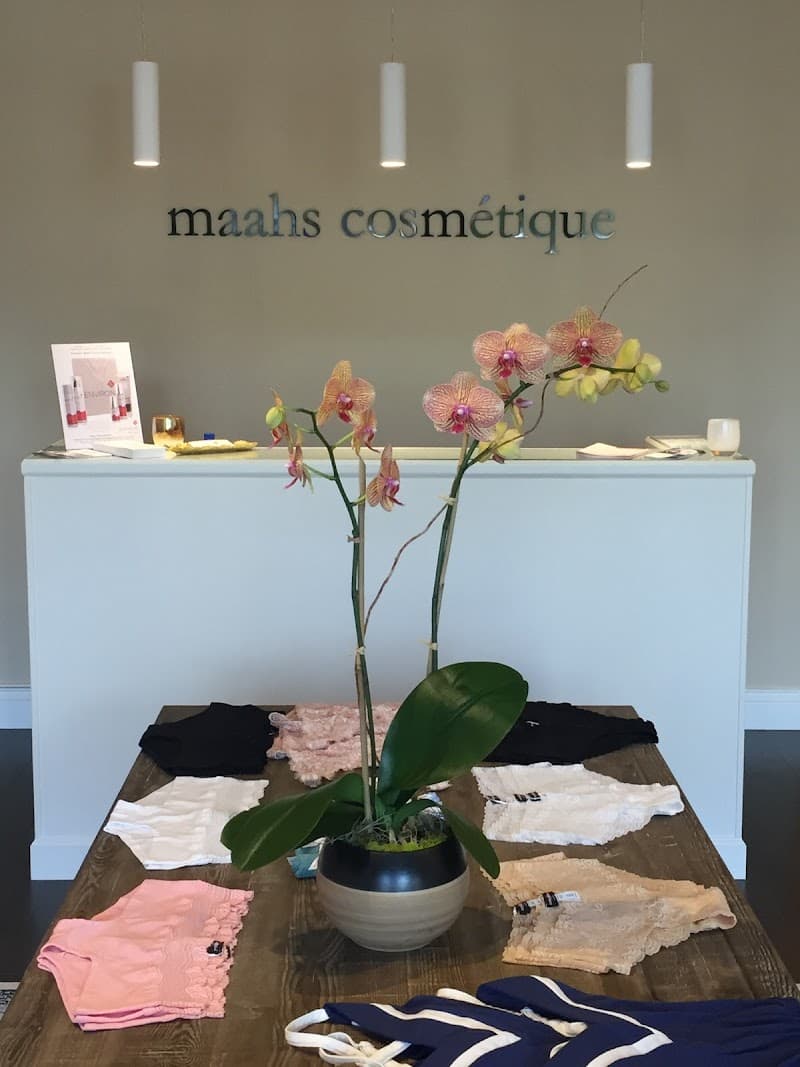 Sarasota maahs cosmetique photo