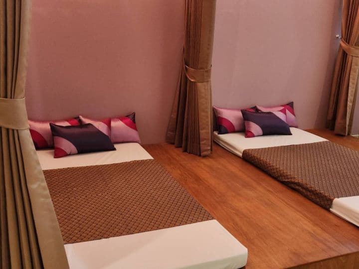 Madalin Massage Zone Bangkok photo