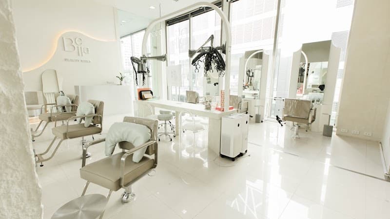 Madam Beauty Kru Ae Facial Clear Acne Massage Head Spa Samut Sakhon photo