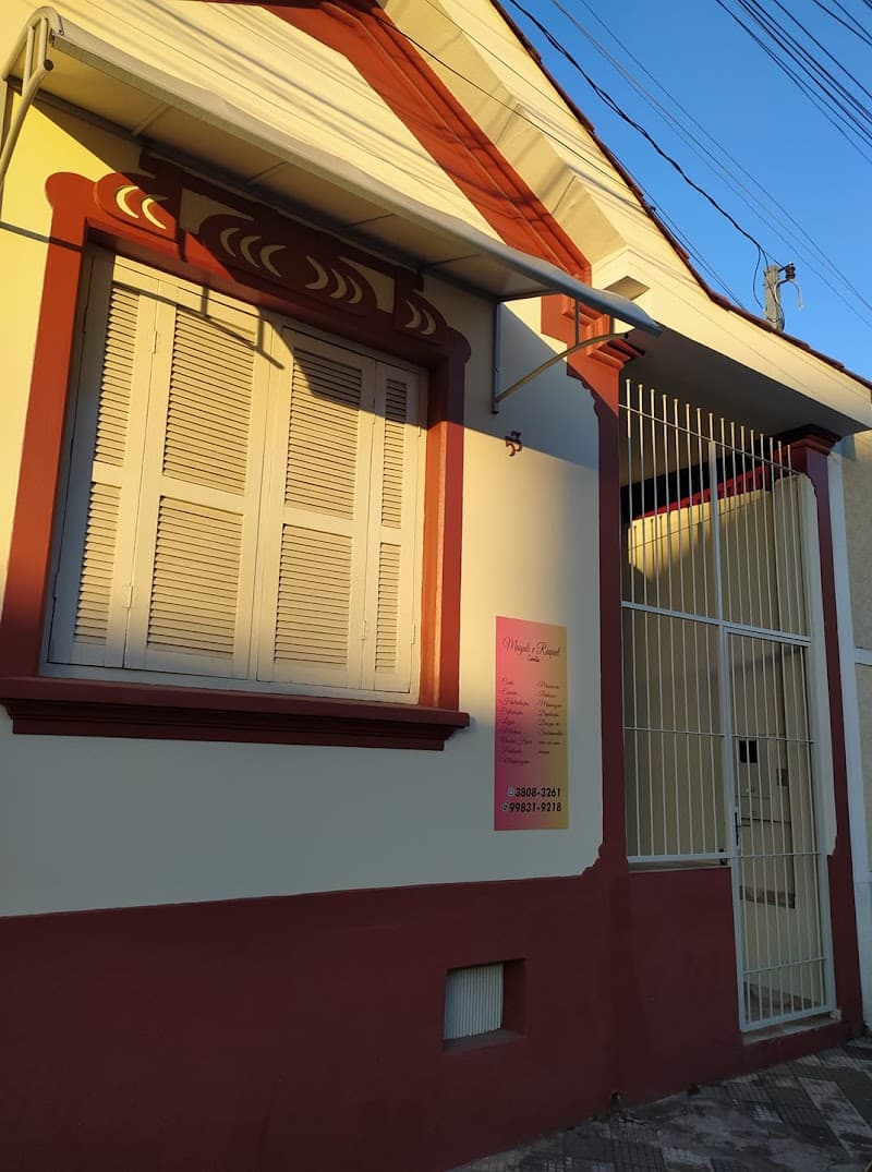 Magali Clínica Estética Amparo photo