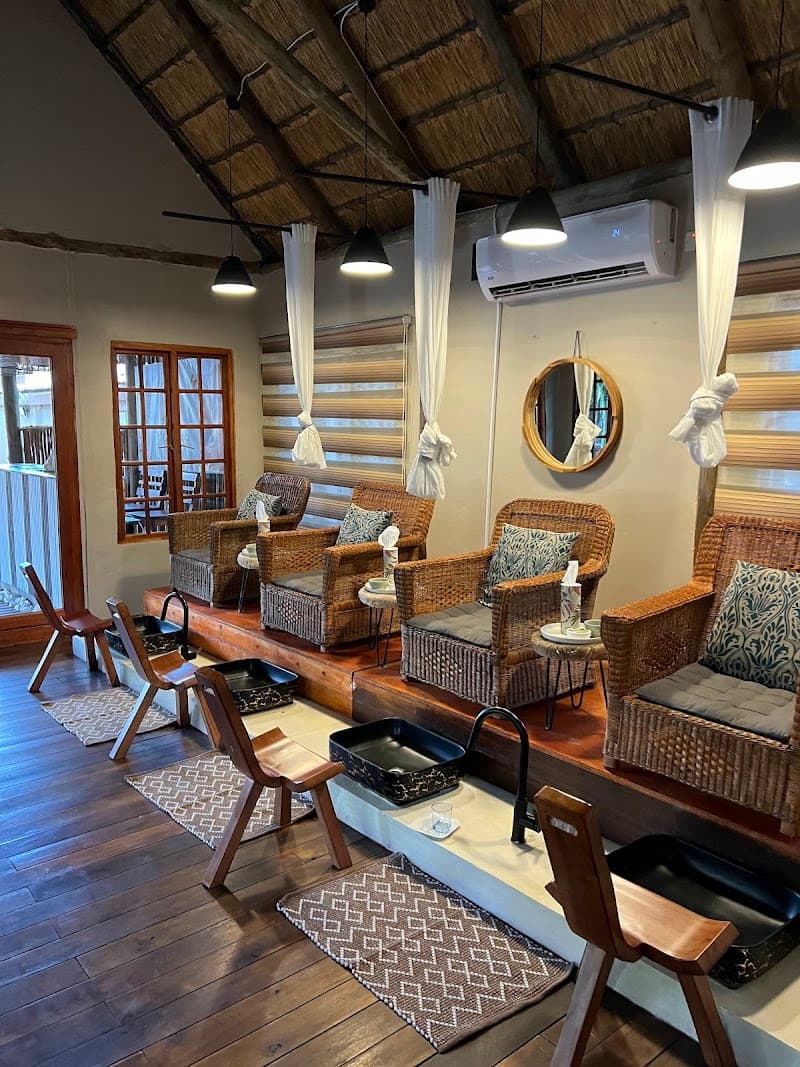 Maru-Lana Spas Maun photo