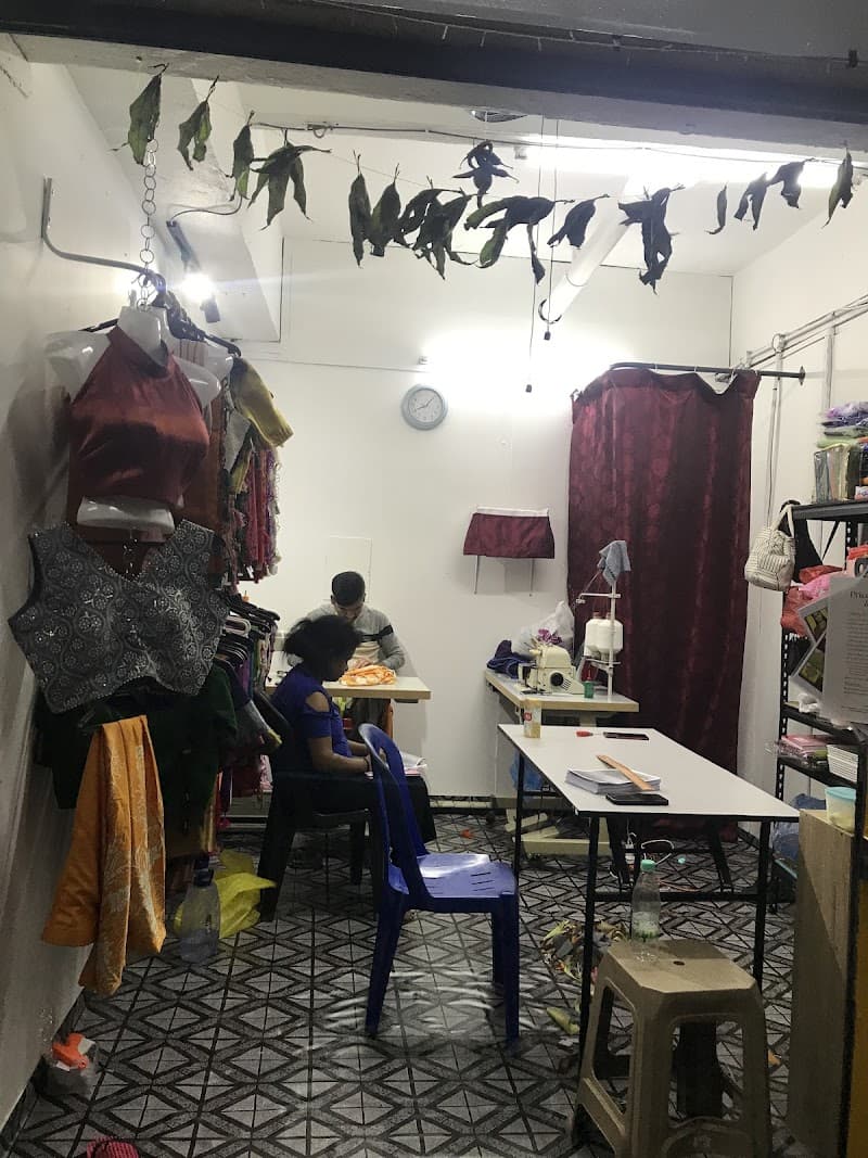Masnies Stitches Boutique Spa Batu photo