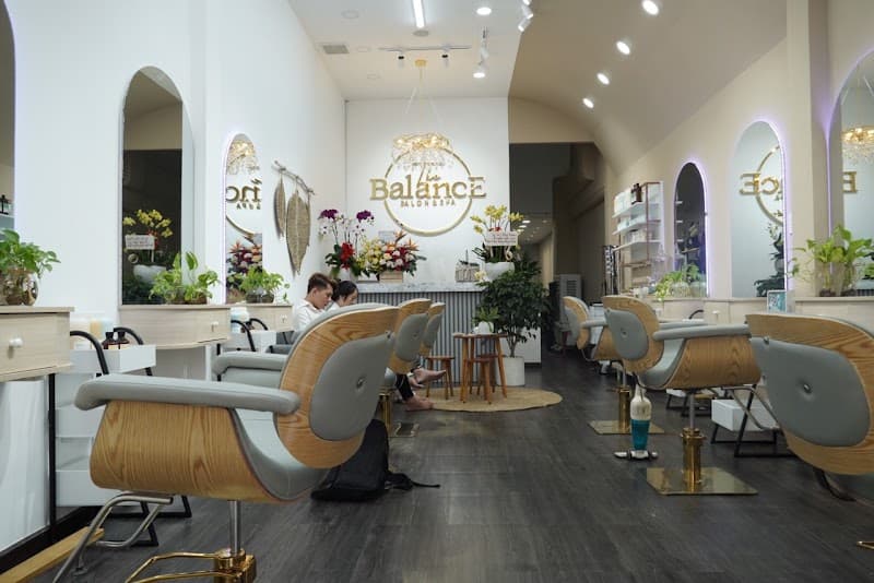 MASSAGE BẤM HUYỆT & GIẢI CƠ CỔ VAI GÁY - THE Balance Huyện Nhà Bè photo