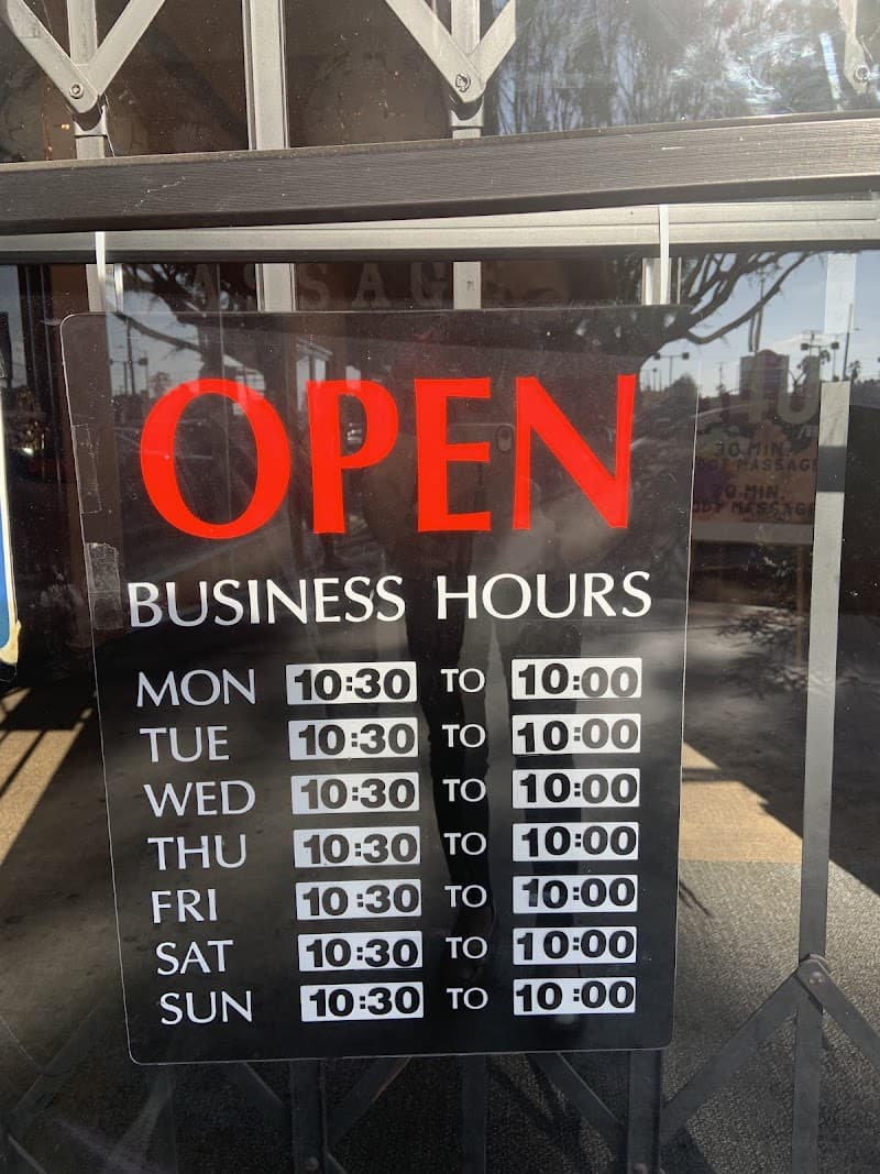 Massage here Los Angeles photo