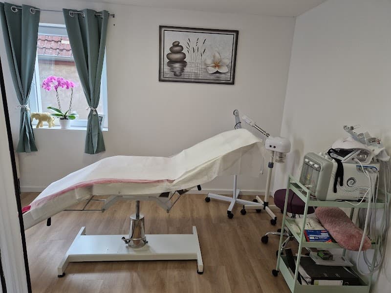 Massage & Waxing by Patricia Diepersdorf Leinburg photo