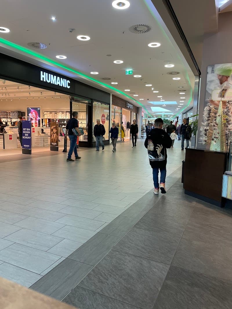 Massagefachpraxis Auhofcenter Wien photo