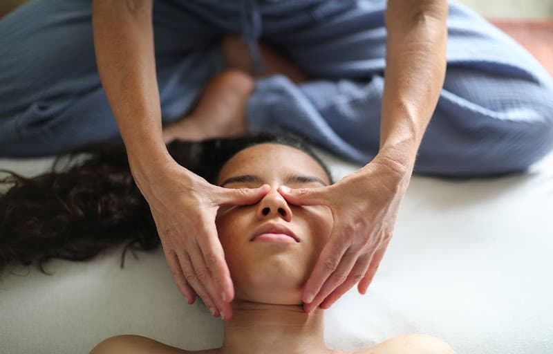 Massages Soins Énergétiques Yoga Brive-la-Gaillarde photo