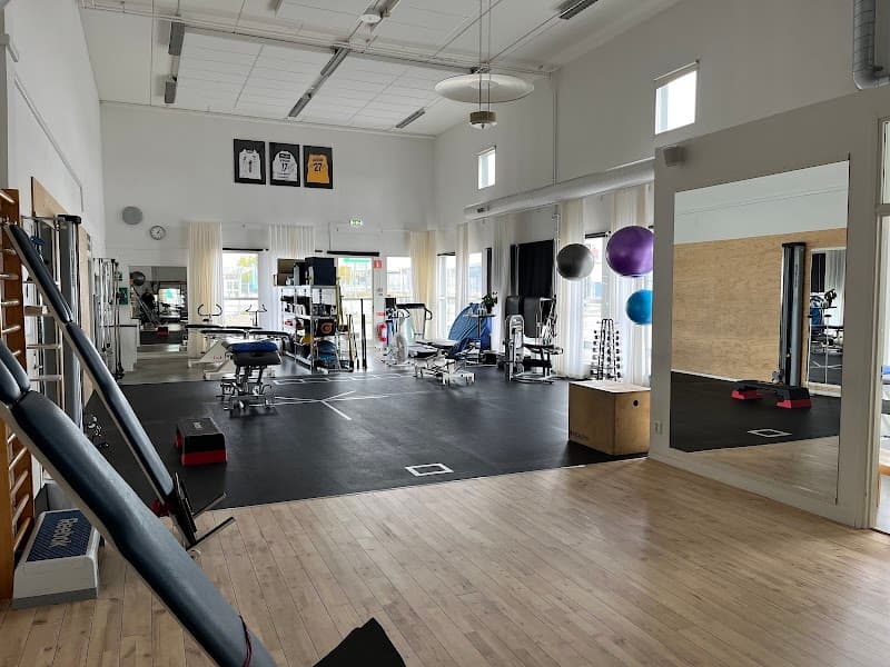 Massageterapeut Linda Lee Lund photo