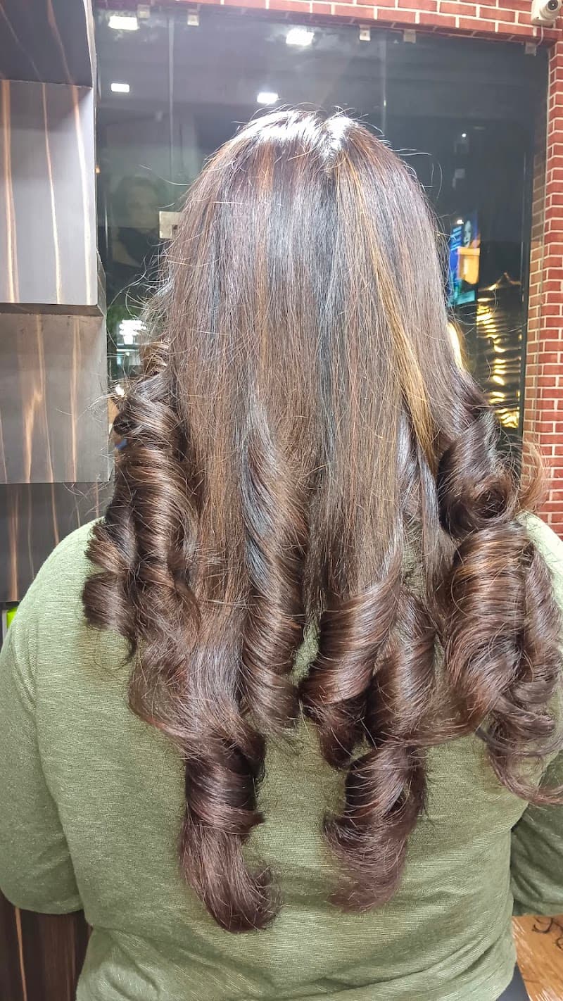 Master Cuts Family Salon and Spa Mumbai photo