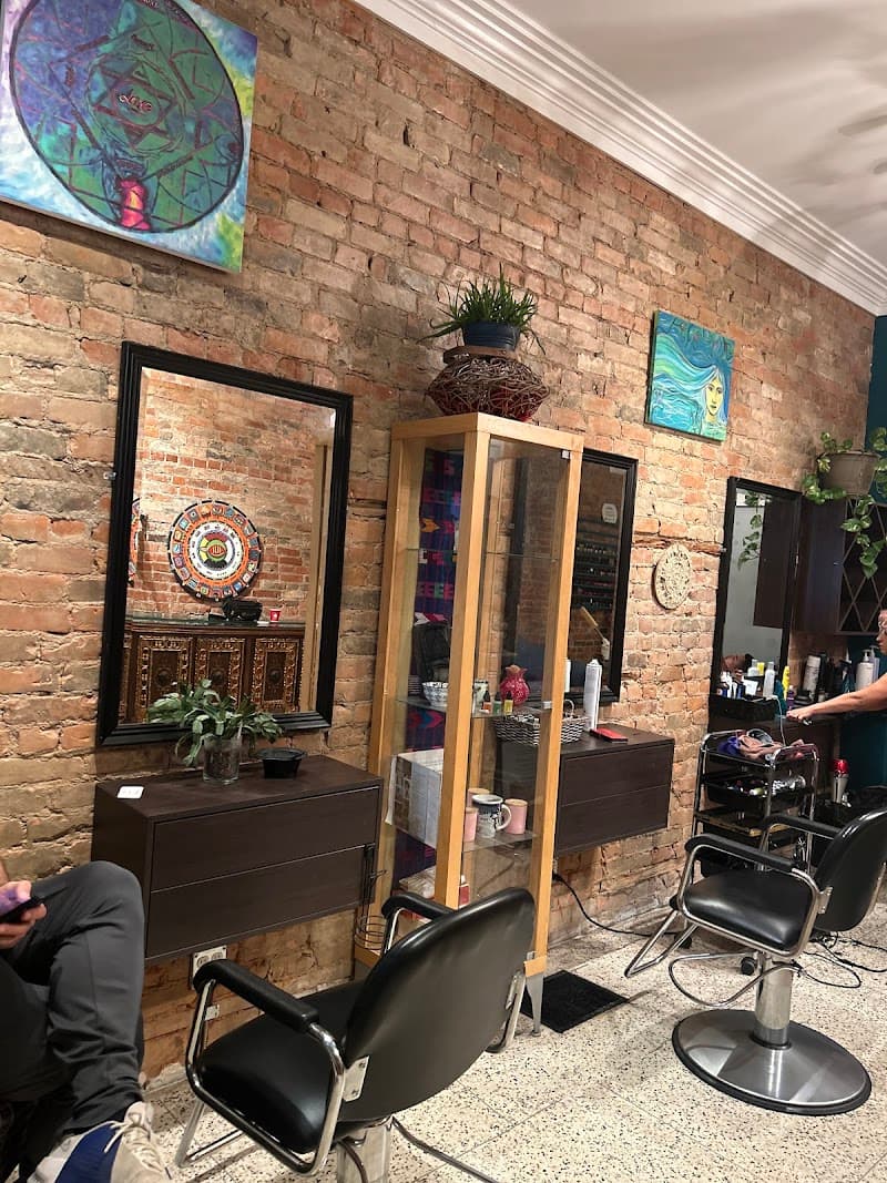 Maya Retreat Salon and Spa Hamilton photo