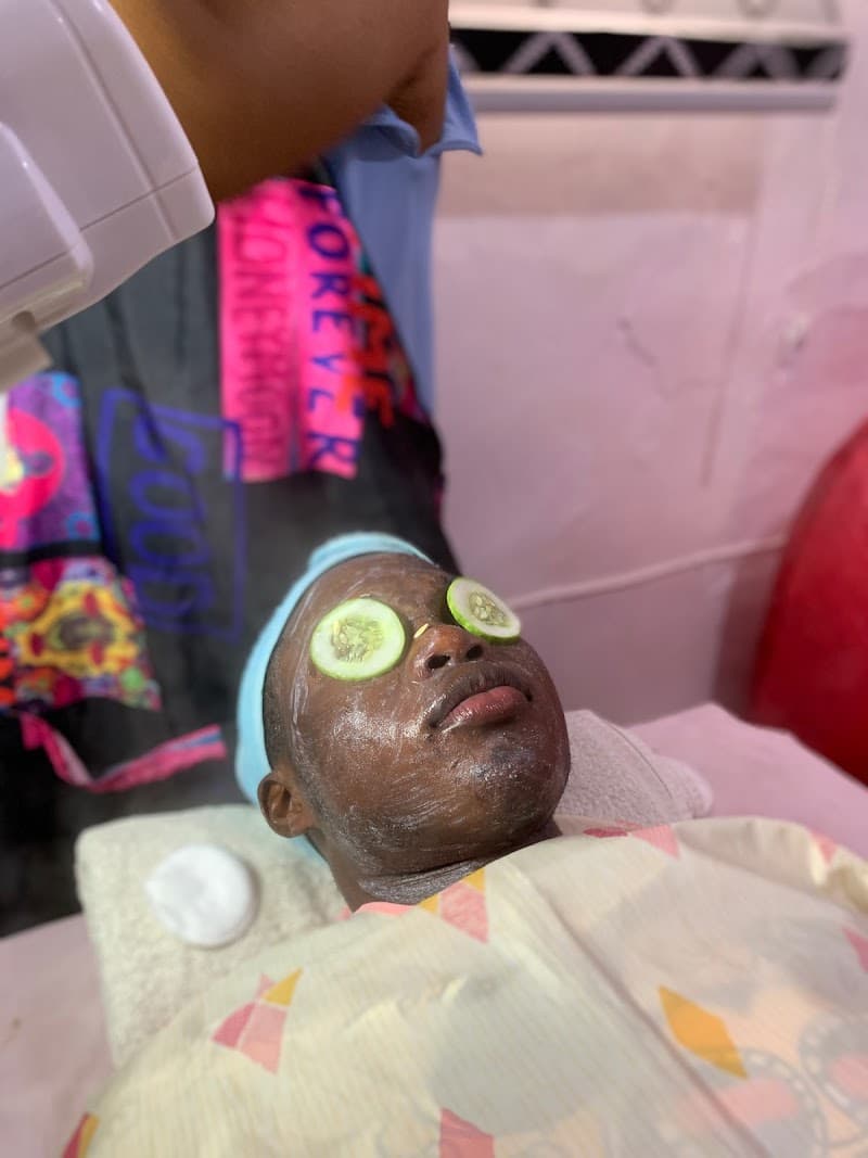 MD Pro Makeovers & Beauty Spa Lagos photo