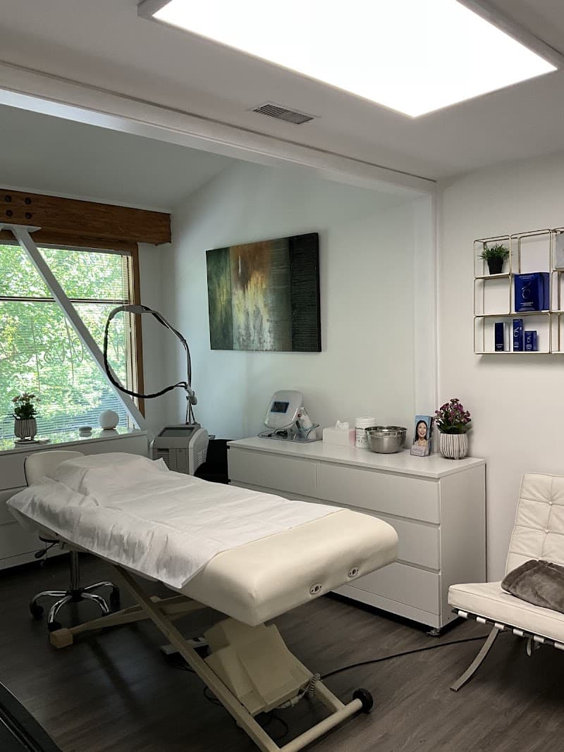 Mediskin Victoria Saanich photo