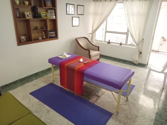 MEDITA NATURA (salud energética: masaje, yoga y productos para tu bienestar) Bogotá, D.C. photo