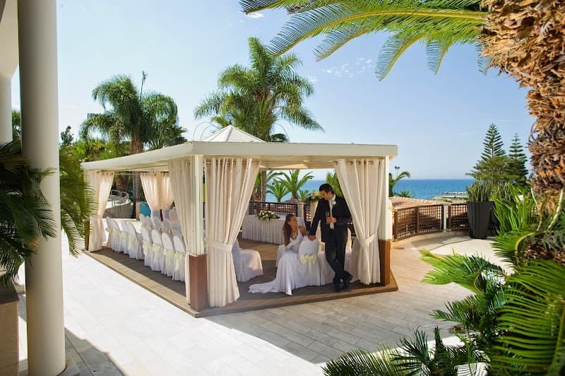 Mediterranean Beach Hotel Limassol photo