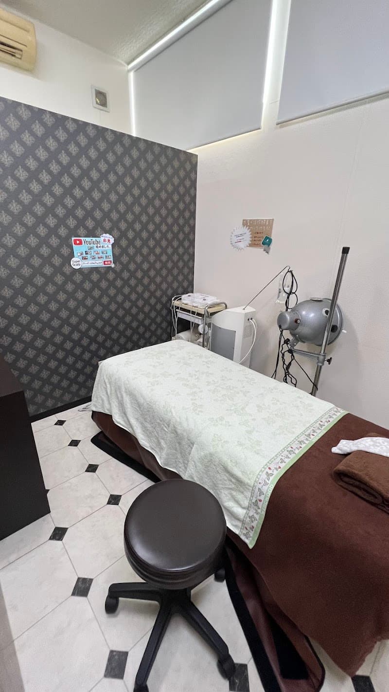 Mens Estesaron Precious One Kanazawa Branch Nonoichi City photo