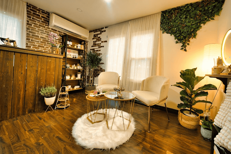 Mercedes Salon and Spa Hamilton photo