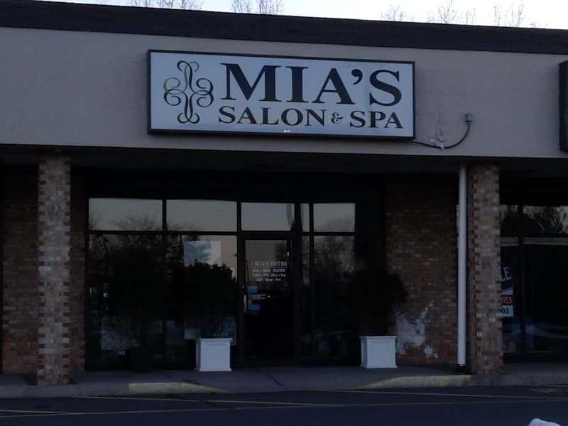 Cromwell mia's salon and spa photo