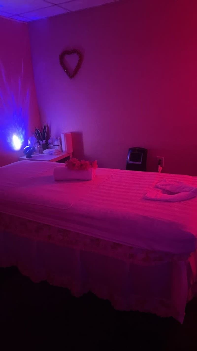 Mini Health Spa Everett photo