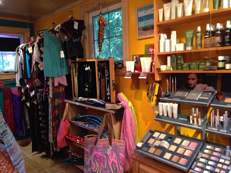 Miss Daisy Esthetics Massage & Boutique Qualicum Beach photo