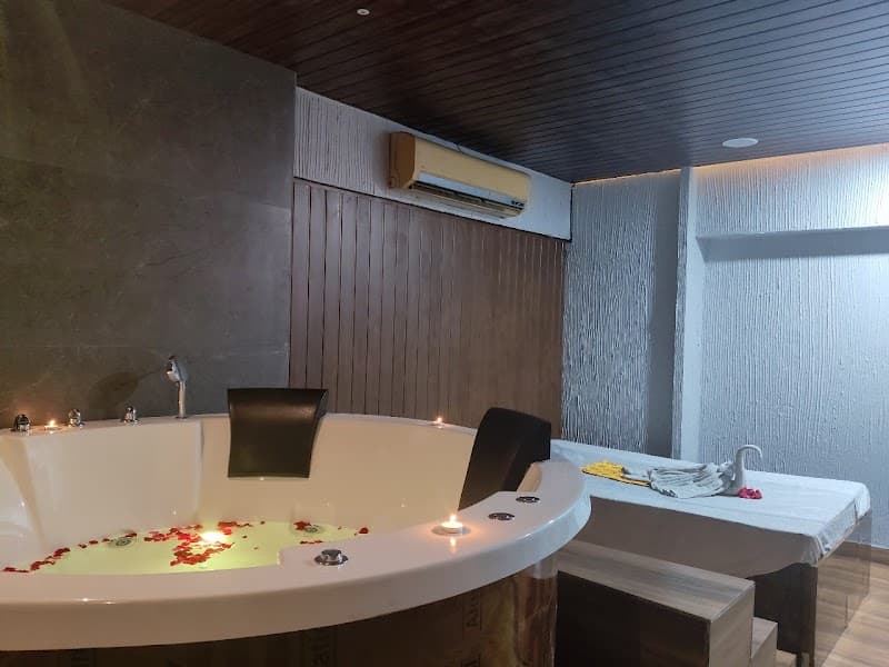 Mitram Luxury spa Thane Mumbai photo