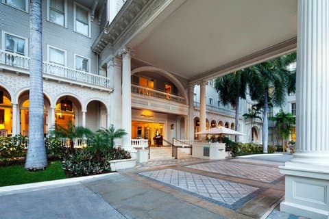 Moana Surfrider, A Westin Resort & Spa, Waikiki Beach Oahu photo