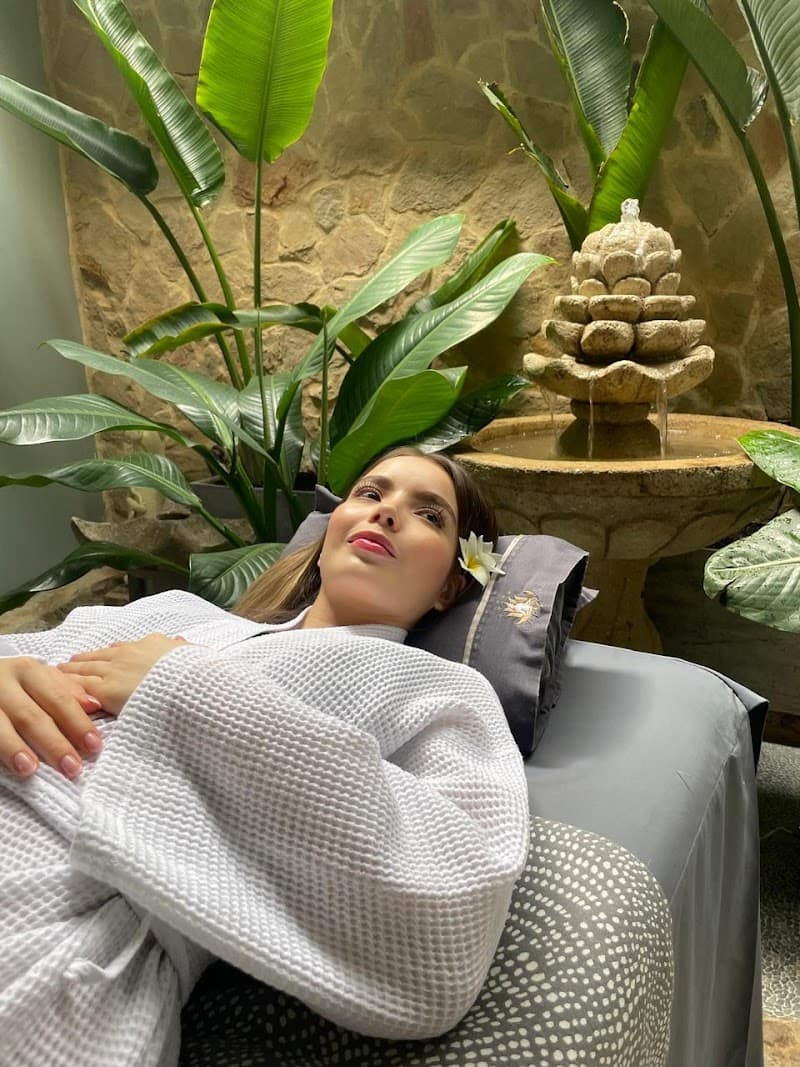 Modern SPA Cali photo