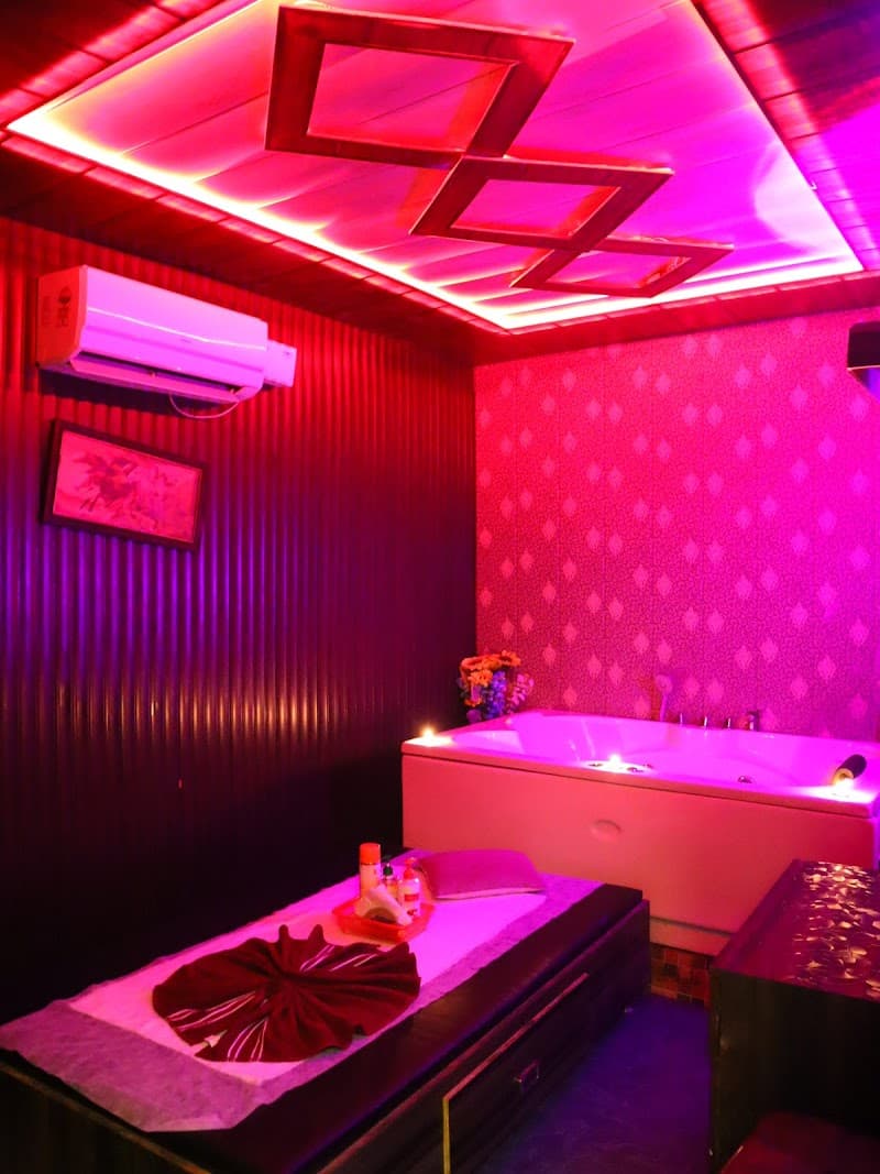 Mojo Massage Center In Ludhiana Body Massage Parlour In Ludhiana photo