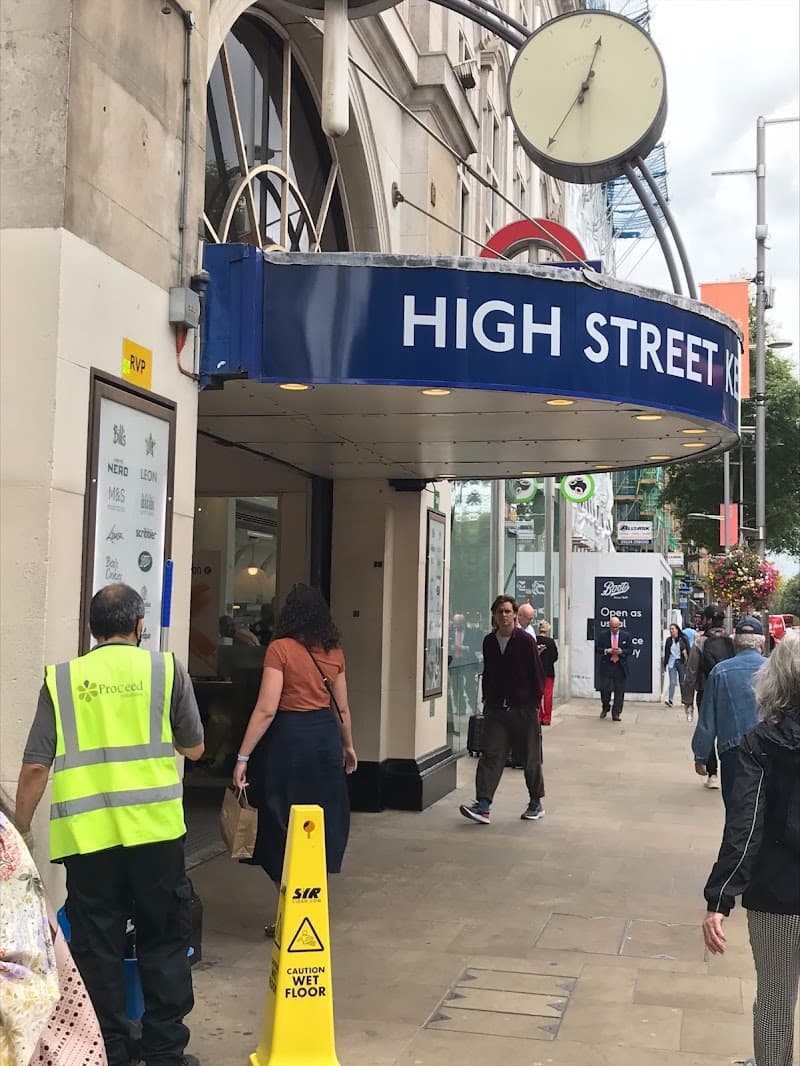 Monique Therapy London photo