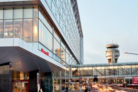 Montreal Airport Marriott In-Terminal Hotel photo