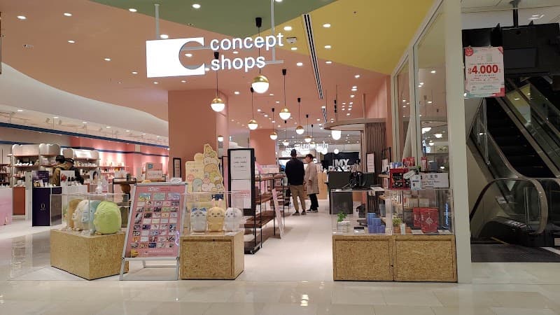 Morejour Moajuru Shinjuku Store Tokyo photo