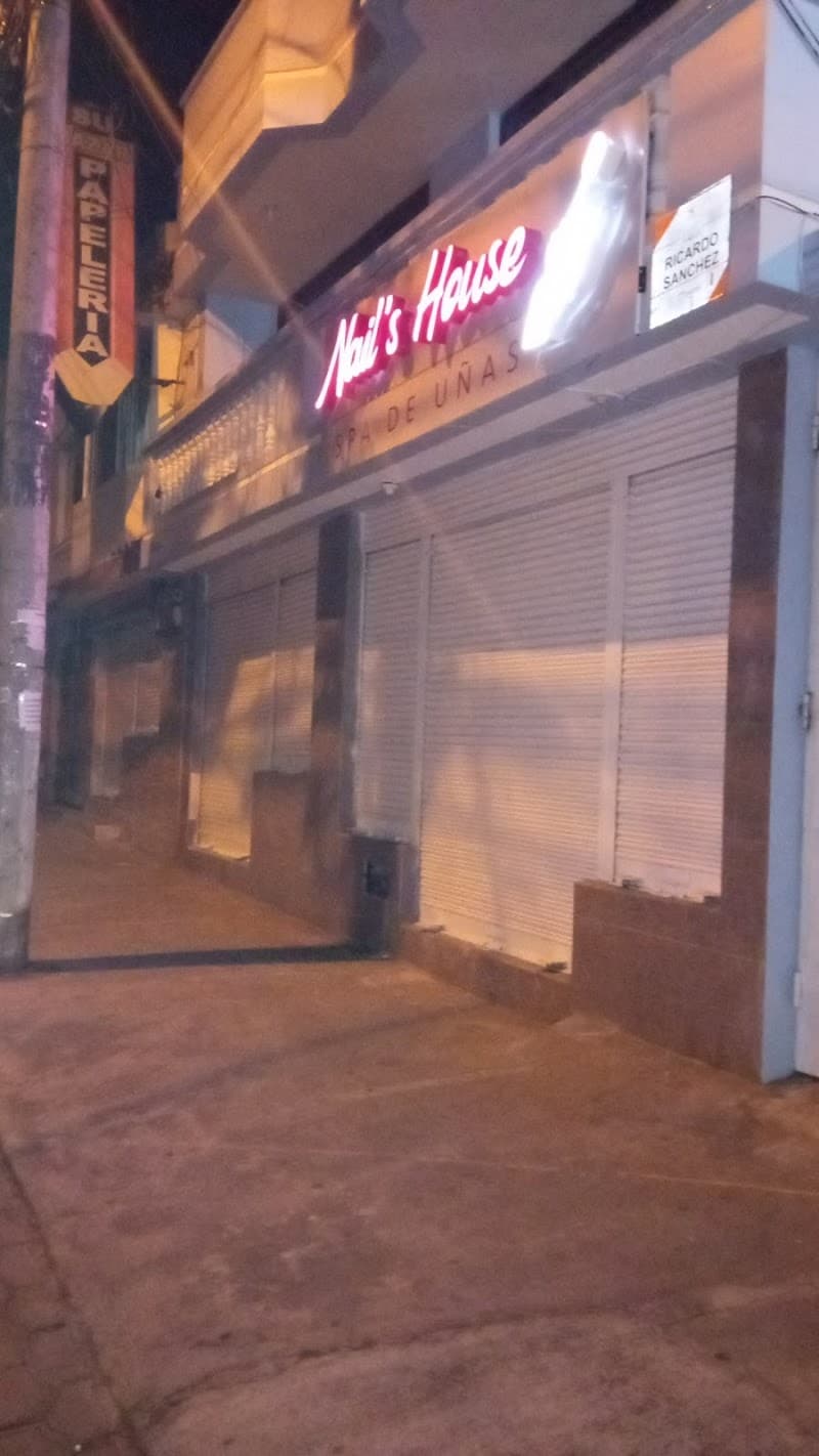 Nail's House San Miguel de Ibarra photo