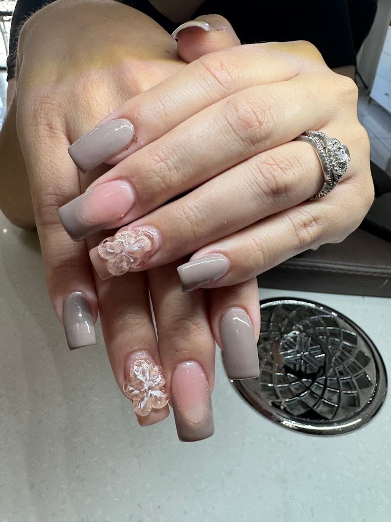 Nails 2000 Day Spa & Salon Laredo photo