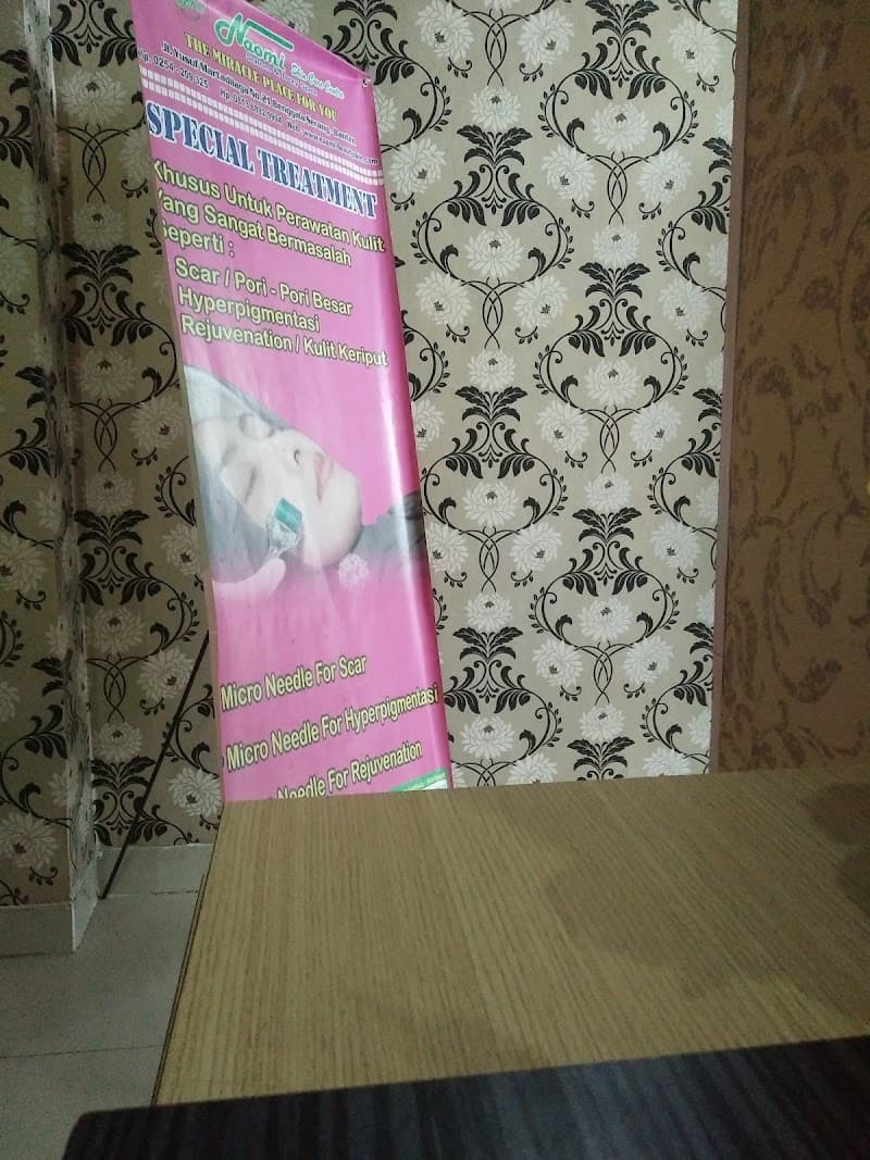 Naomi Salon Serang Kota photo